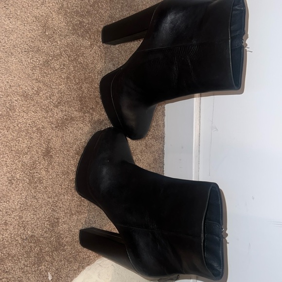 Jessica Simpson black leather platform bootie- size 10/40 - Picture 4 of 4